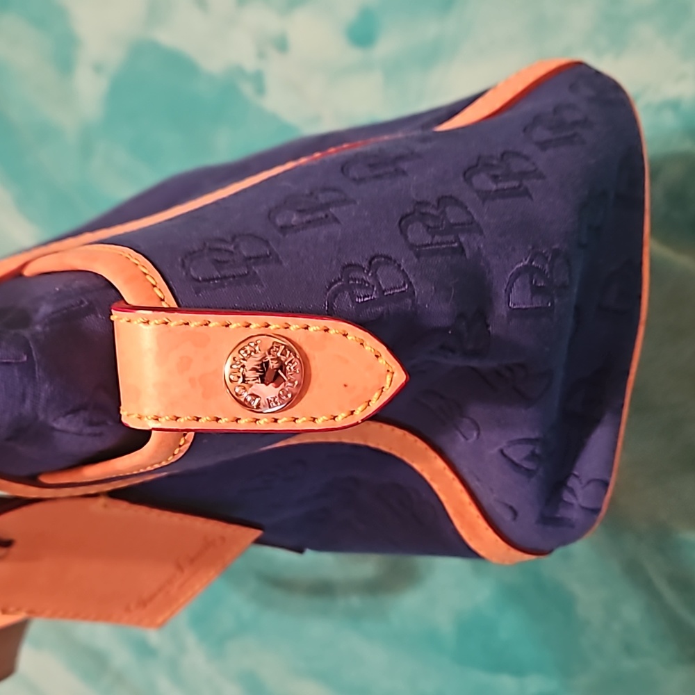 💙Dooney & Bourke Tote💙 - Picture 7 of 17